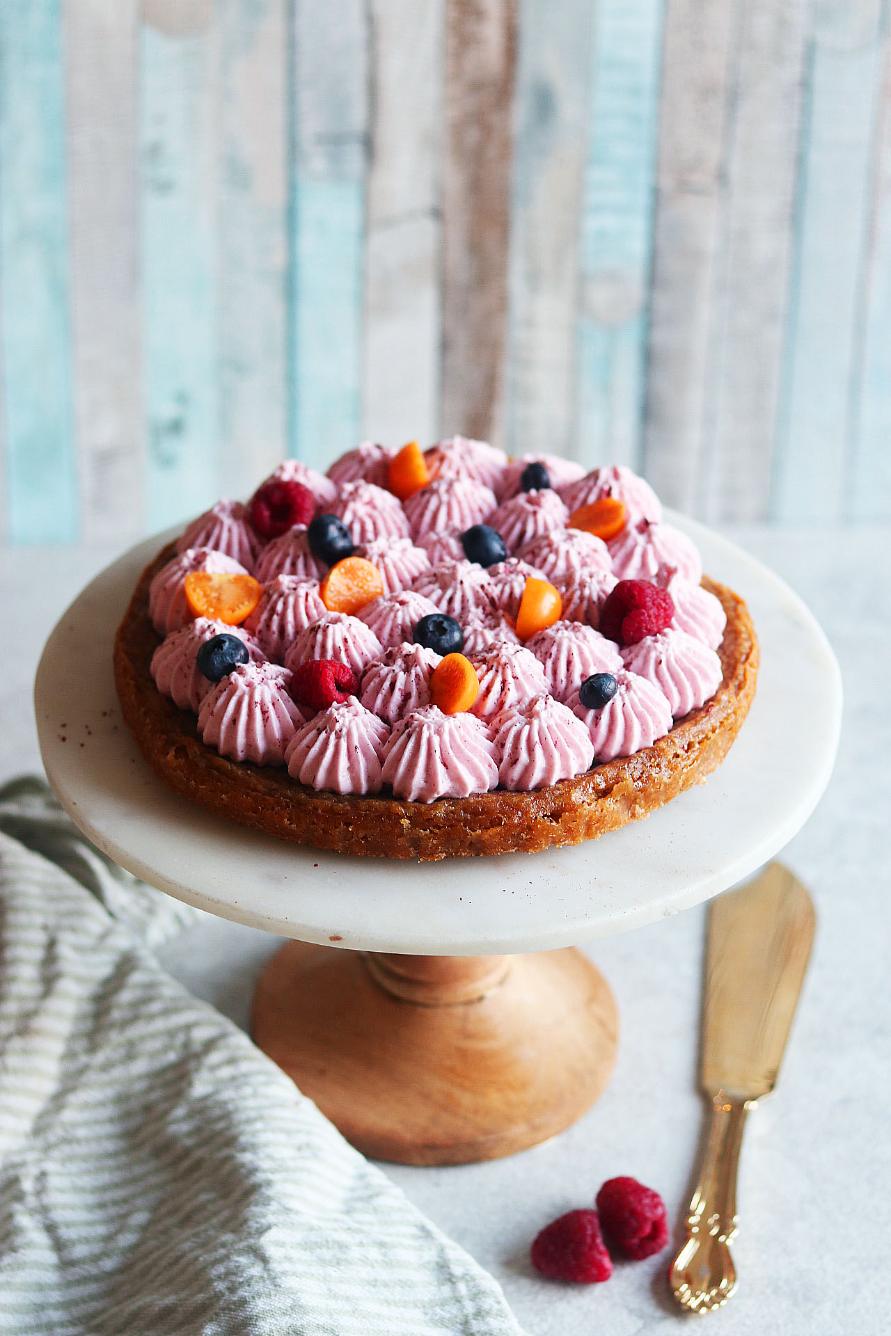 Vegansk kolakladdkaka med hallonmousse