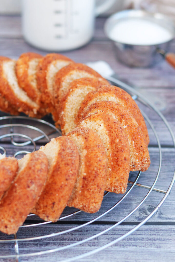 Fluffig sockerkaka bakad utan ägg
